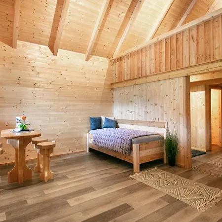 펜션 In Mit Pool 슈타인츠