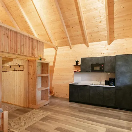 In Mit Pool 슈타인츠