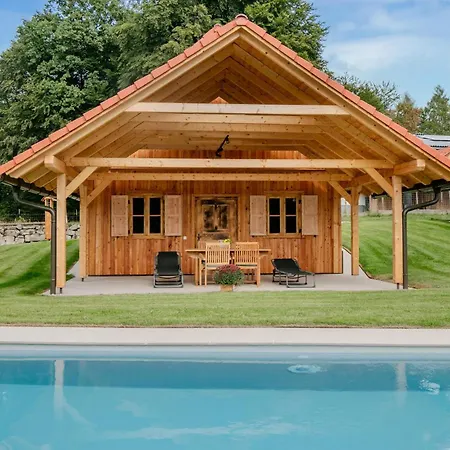 In Mit Pool 슈타인츠