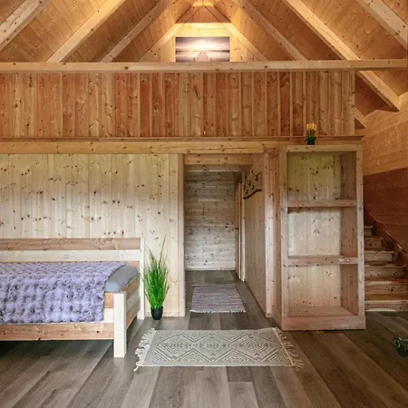 펜션 In Mit Pool 슈타인츠