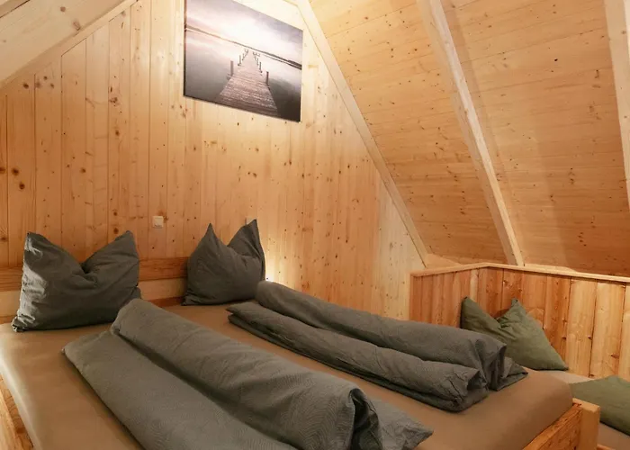 In Mit Pool * ستاينز