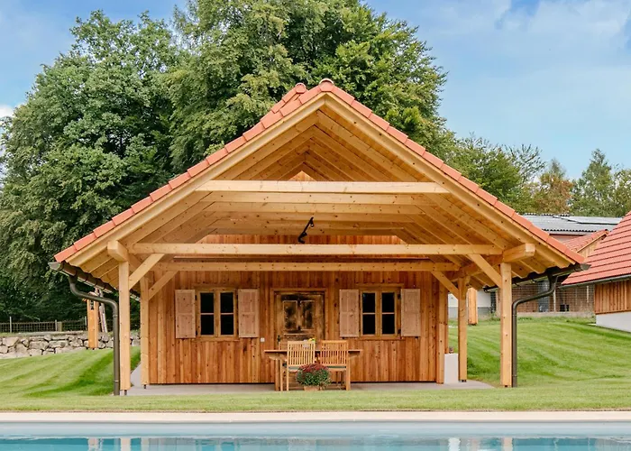 بيت للعطل In Mit Pool