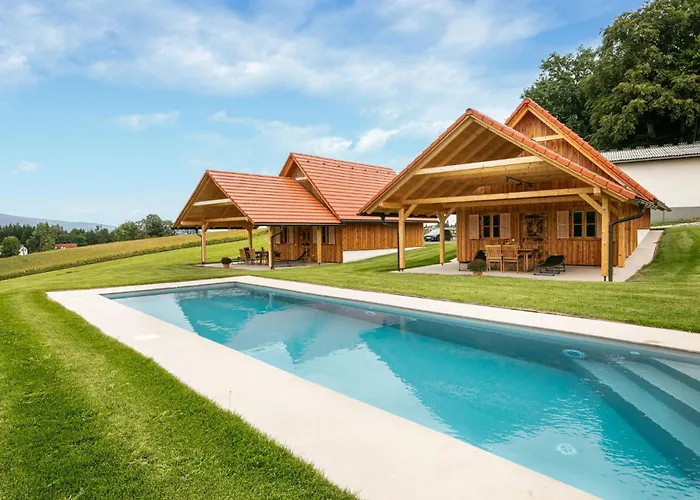 بيت للعطل In Mit Pool *